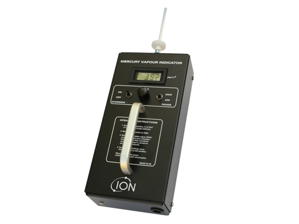 Detector port&aacute;til de vapor de mercurio.